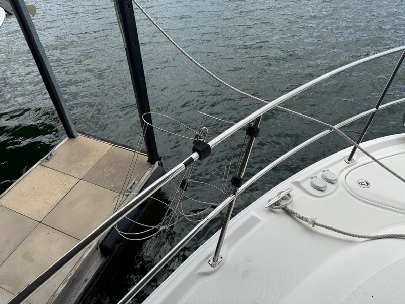 Slide: The Image of Sea Ray 44 Sundancer 2008 at dock, close-up of railing. - 18