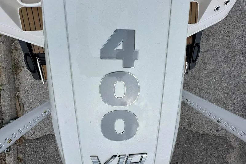 Slide: The Image of Ranger 2660 Bay 2026 boat with 400 HP engine cover. - 43
