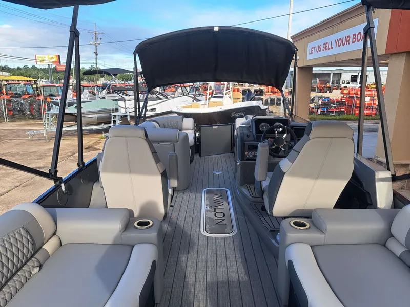 Slide: The Image of Interior view of 2025 Avalon Catalina Quad Lounge Shift boat. - 28