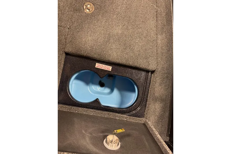 Slide: The Image of Interior of Nitro ZV19 Sport Pro 2026 with blue compartment. - 16