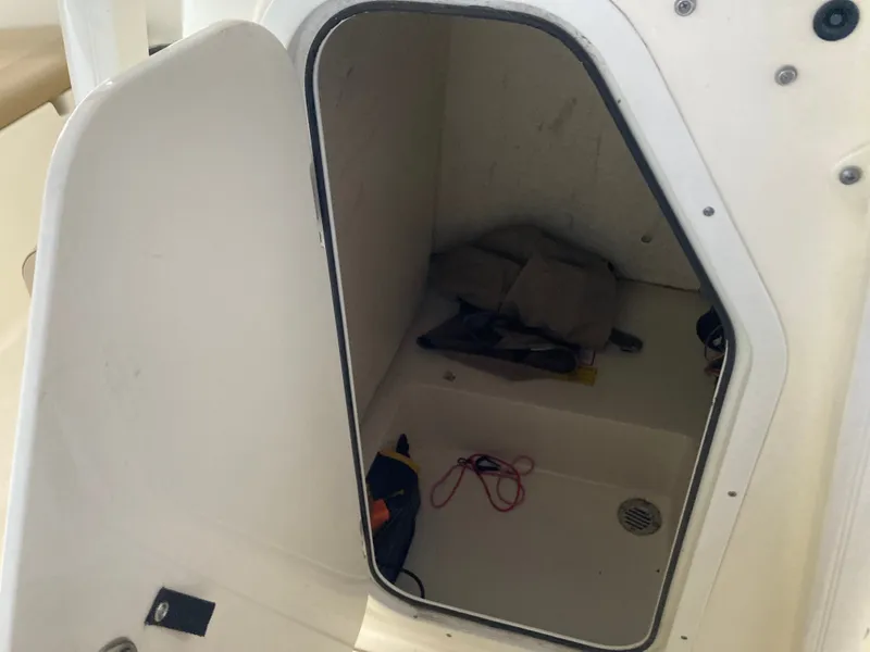 Slide: The Image of Scout 195 Sportfish 2019 - 12