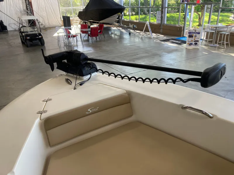 Slide: The Image of Scout 195 Sportfish 2019 - 19