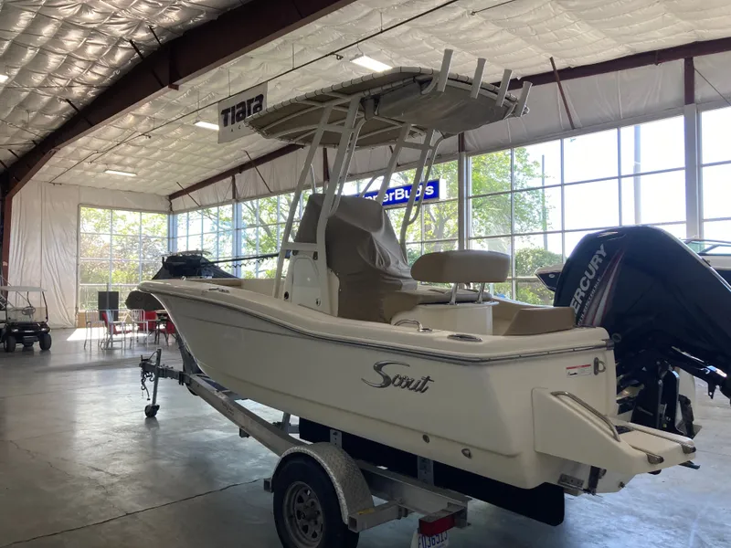 Slide: The Image of Scout 195 Sportfish 2019 - 3