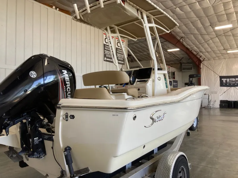 Slide: The Image of Scout 195 Sportfish 2019 - 5
