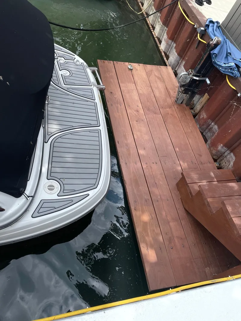 Slide: The Image of Crownline Boats 270 CR 2005 - 14
