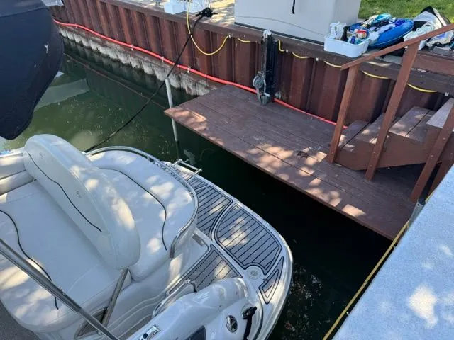 Slide: The Image of Crownline Boats 270 CR 2005 - 37