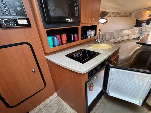Slide: The Image of Crownline Boats 270 CR 2005 - 50