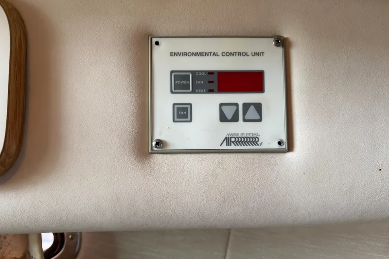 Slide: The Image of Environmental control unit on 1994 Sea Ray Sundancer 330 boat interior. - 34