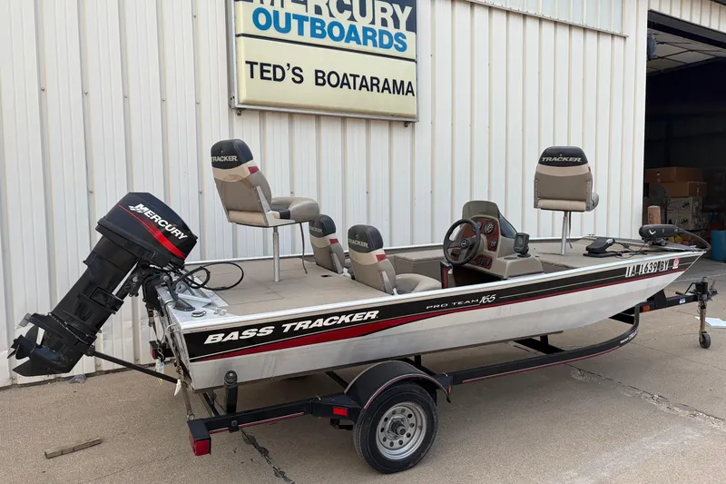 The Image of 2003 Tracker Pro Team 165 boat with Mercury outboard motor at Ted's Boatarama. - 0