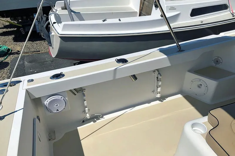 Slide: The Image of THE ENDLESS SUMMER 2003 Hunt Surfhunter 25’ - 19