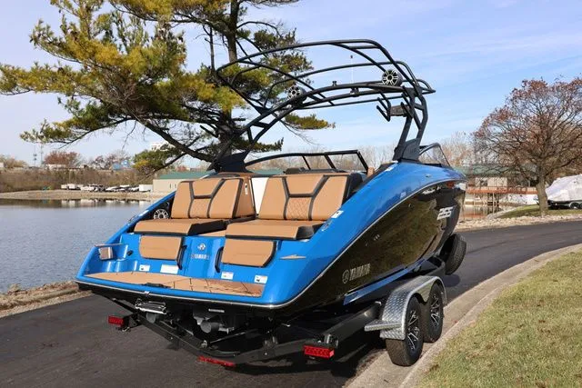 Slide: The Image of Yamaha 255XD 2026 - 33