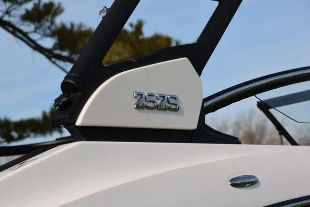 Slide: The Image of Yamaha 252S 2026 - 31