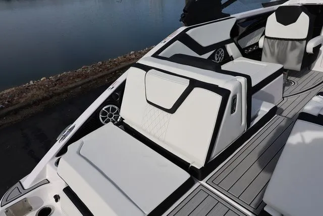 Slide: The Image of Yamaha 252S 2026 - 4