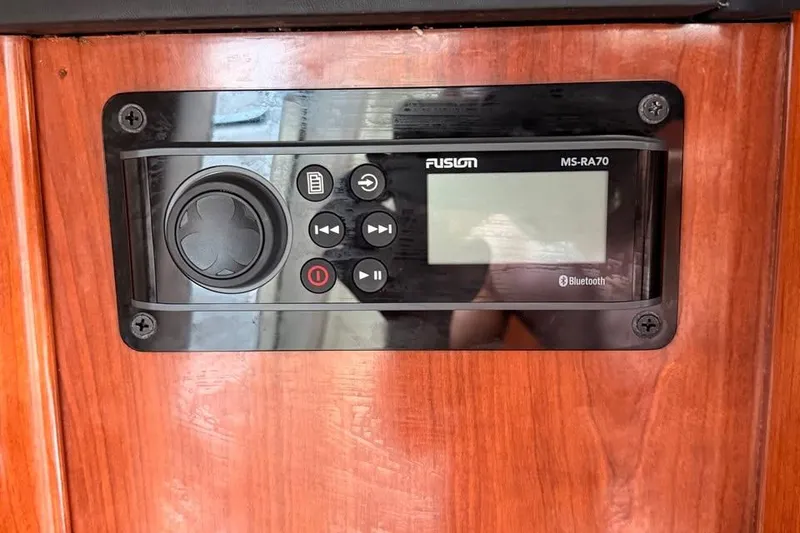 Slide: The Image of Fusion MS-RA70 stereo system on 2007 Sea Ray 240 Sundancer boat. - 15
