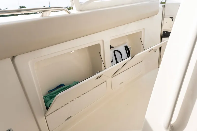 Slide: The Image of Boston Whaler 380 Realm 2024 - 79