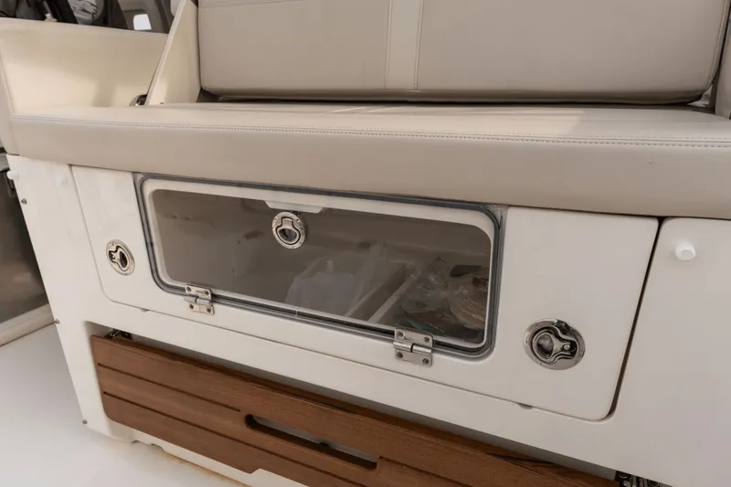 Slide: The Image of Boston Whaler 380 Realm 2024 - 91