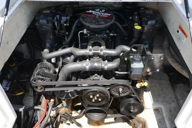 Slide: The Image of Engine of 2006 Four Winns 183 Horizon Fish & Ski boat, showcasing components and layout. - 15