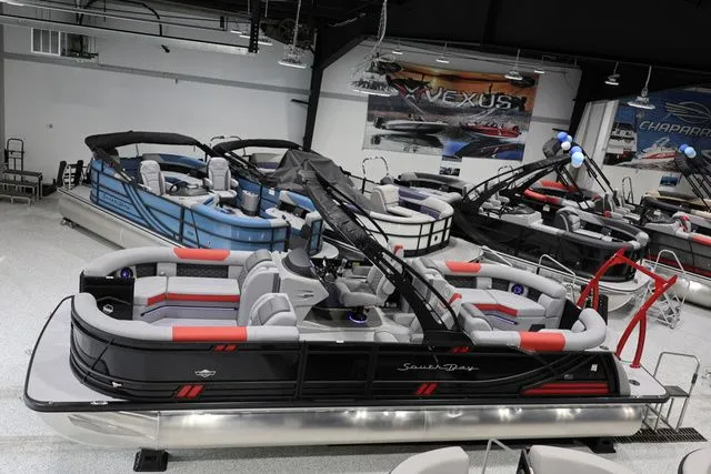 The Image of South Bay 525 RS Hybrid Arch 2026 - 1