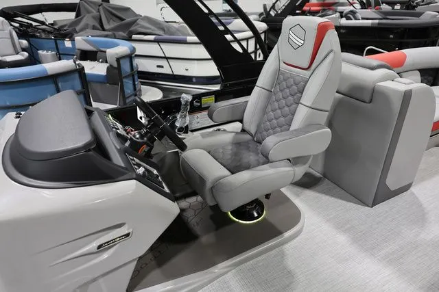 Slide: The Image of South Bay 525 RS Hybrid Arch 2026 - 13