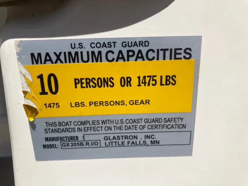 Slide: The Image of Glastron GX 205 boat label, maximum capacity 10 persons or 1475 lbs. - 19