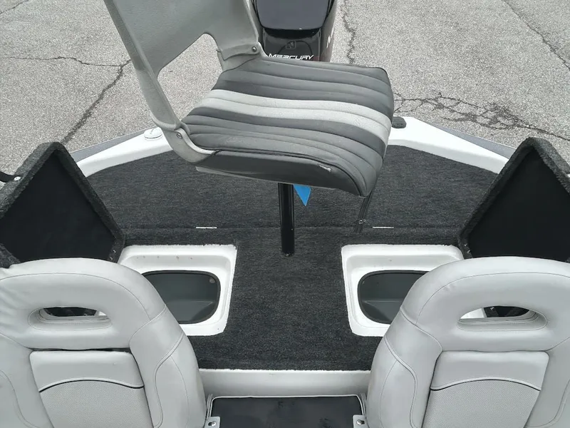 Slide: The Image of Interior of a 1997 Champion 191 DC boat. - 14
