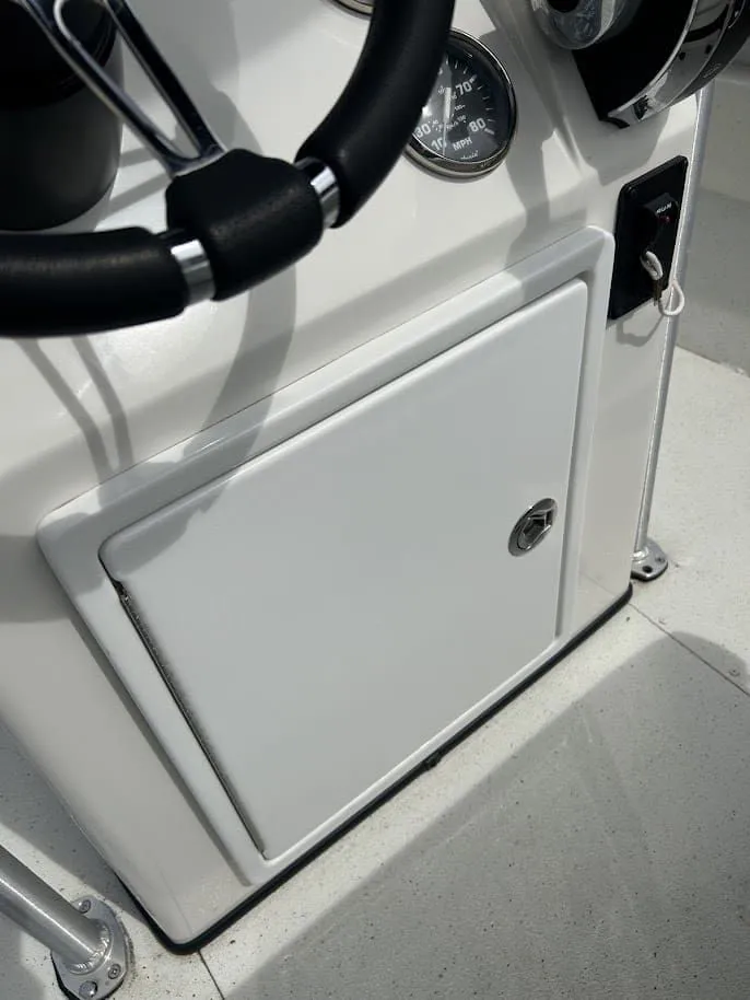 Slide: The Image of Steering console of a 2020 Ranger RB200 boat. - 8