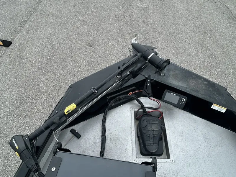 Slide: The Image of Stinger 175C boat 2020 with electronics and equipment. - 10
