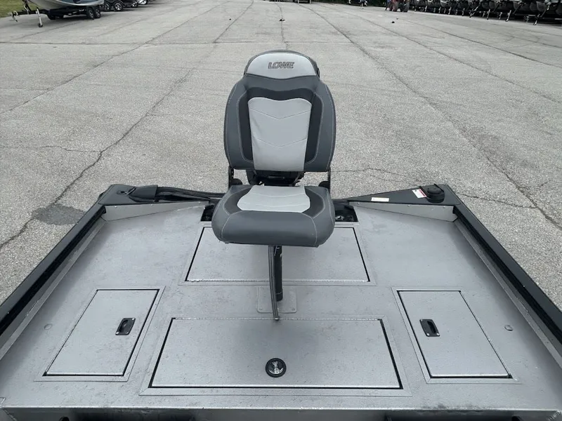 Slide: The Image of 2020 Stinger 175C boat with gray seat on deck. - 14