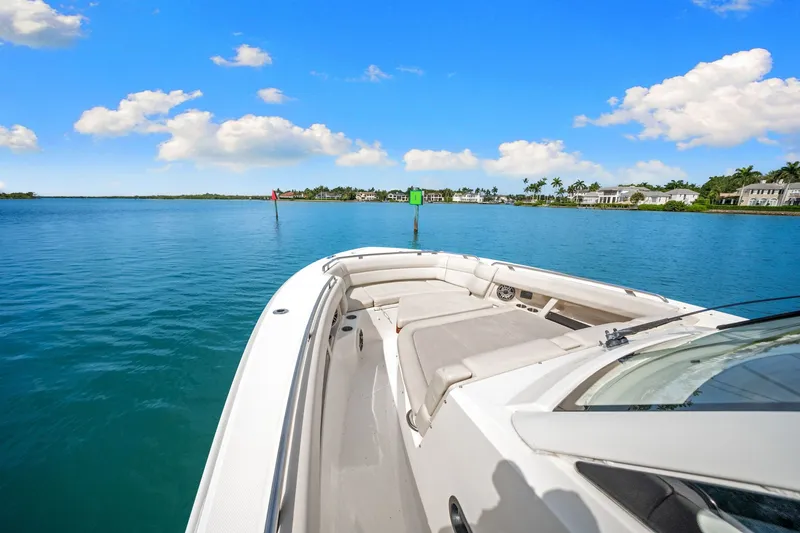 Slide: The Image of Boston Whaler 350 Realm 2020 - 33