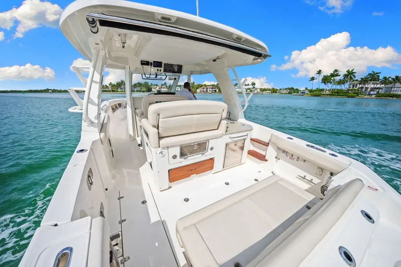 Slide: The Image of Boston Whaler 350 Realm 2020 - 38
