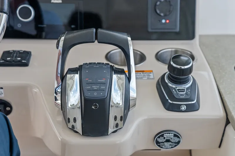Slide: The Image of Boston Whaler 350 Realm 2020 - 53