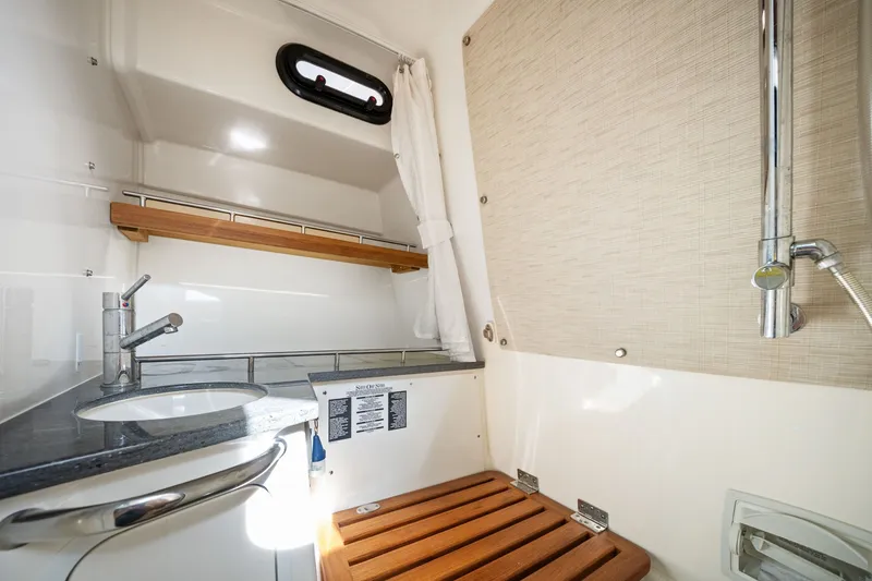 Slide: The Image of Boston Whaler 350 Realm 2020 - 26