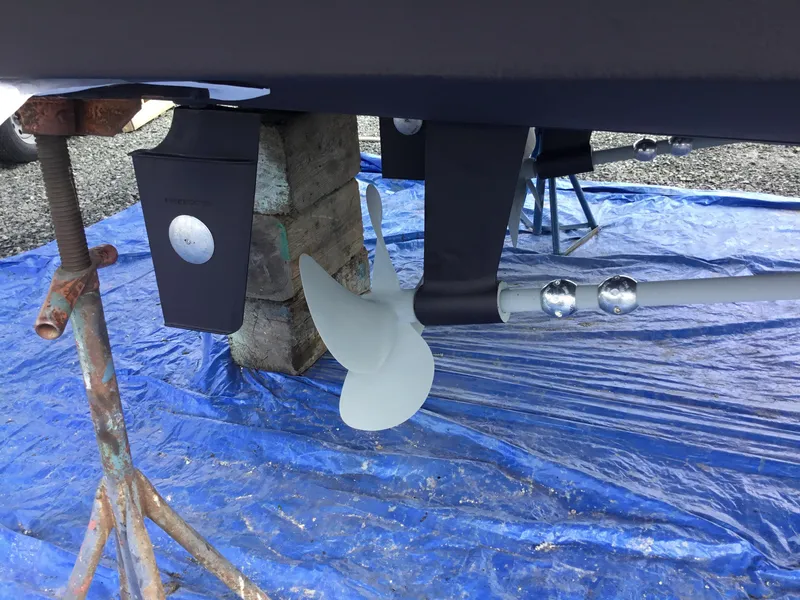 Slide: The Image of Underside of a 2005 Silverton 39 Motor Yacht with propeller. - 42