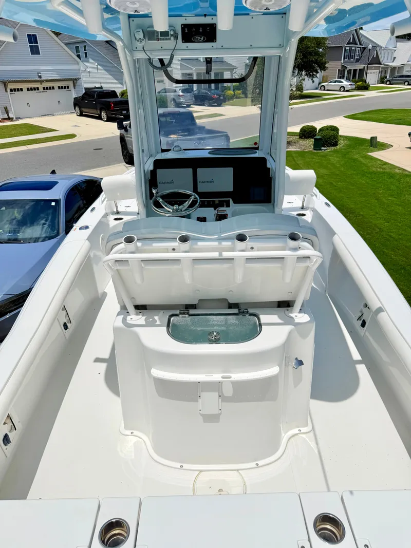 Slide: The Image of 2019 Sea Hunt BX 25 FS boat with helm console and seating. - 21