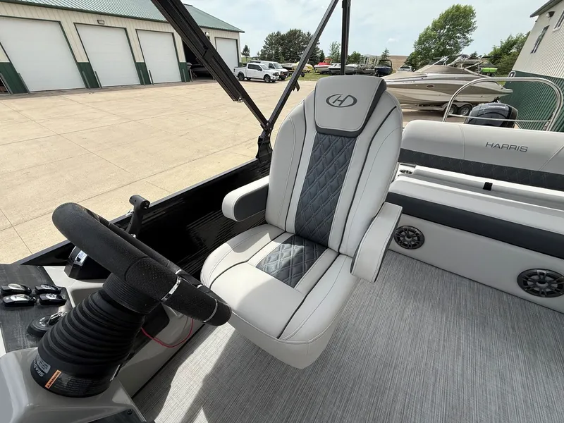 Slide: The Image of Interior of a 2021 Harris Sunliner 230 boat. - 11