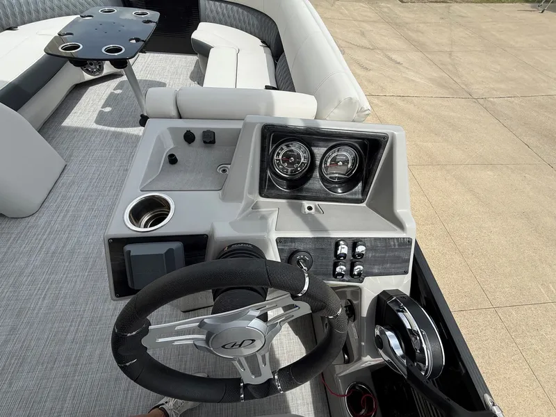 Slide: The Image of Interior view of 2021 Harris Sunliner 230 boat. - 13