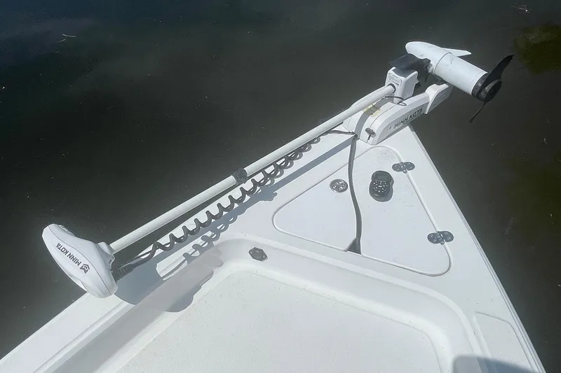 Slide: The Image of 2015 Glasstream 228 TE boat with Minn Kota trolling motor on deck. - 8
