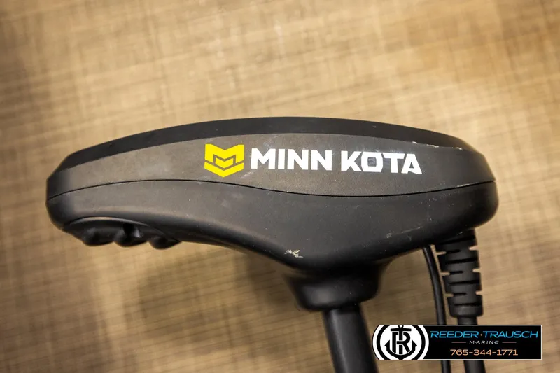 Slide: The Image of Minn Kota trolling motor control for 2022 SUNTRACKER BASS BUGGY 18 DLX boat. - 46