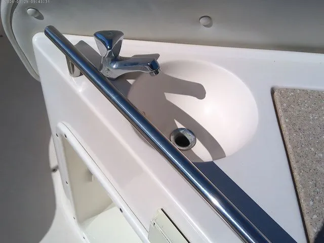 Slide: The Image of Rinker Fiesta Vee 250 2005 - 4
