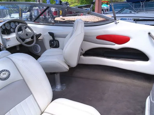 Slide: The Image of Stingray 195 Cs 2010 - 6