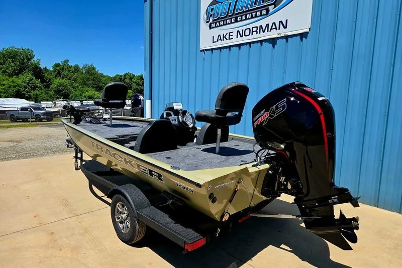 Slide: The Image of 2026 Tracker Pro Team 190 boat at Foothills Marine Center, Lake Norman. - 42