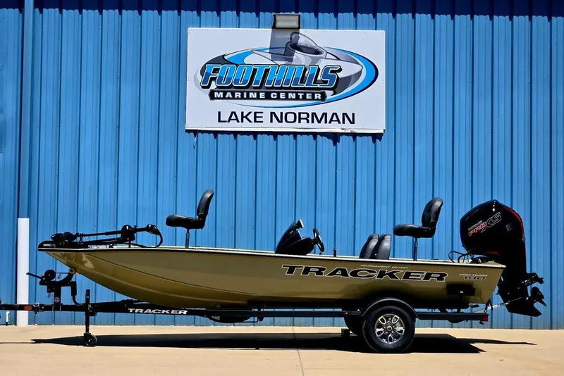 Slide: The Image of 2026 Tracker Pro Team 190 boat at Foothills Marine Center, Lake Norman. - 6