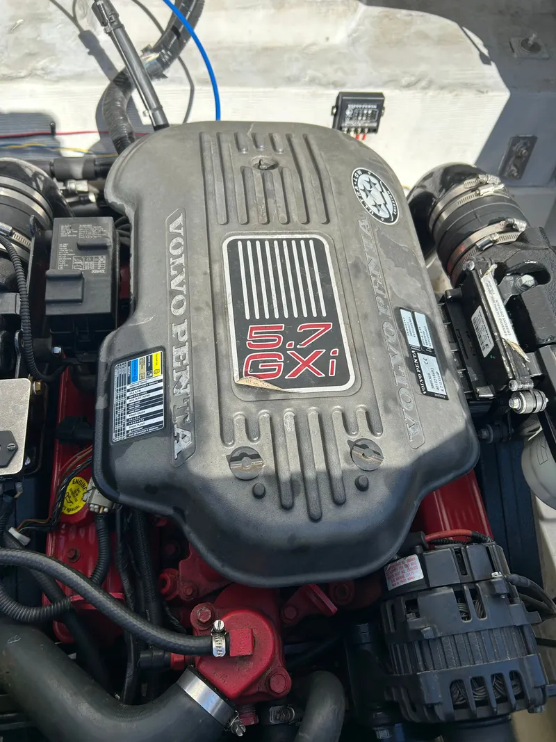 Slide: The Image of Volvo Penta 5.7 GXi engine in 2007 Chris-Craft Launch 22 boat. - 4