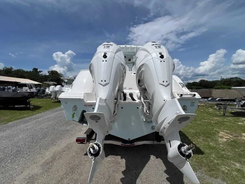 Slide: The Image of Sea Fox 328 Commander 2026 - 13
