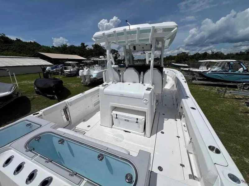 Slide: The Image of Sea Fox 328 Commander 2026 - 3