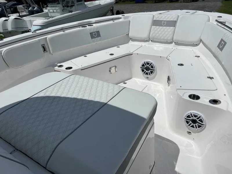 Slide: The Image of Sea Fox 328 Commander 2026 - 5