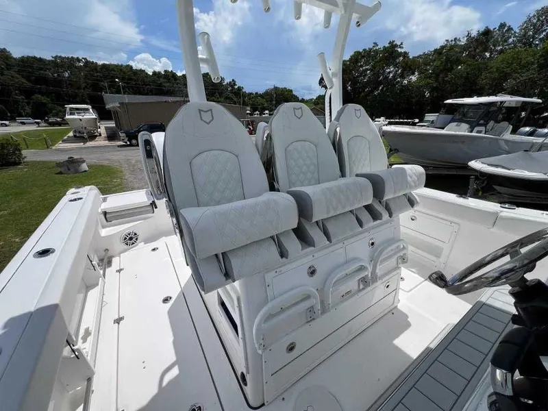Slide: The Image of Sea Fox 328 Commander 2026 - 7