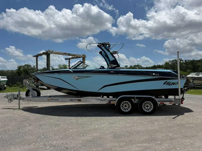 The Image of Tigé Saltwater Elite 23 2023 - 0