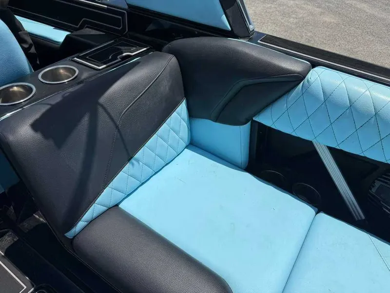 Slide: The Image of Tigé Saltwater Elite 23 2023 - 3