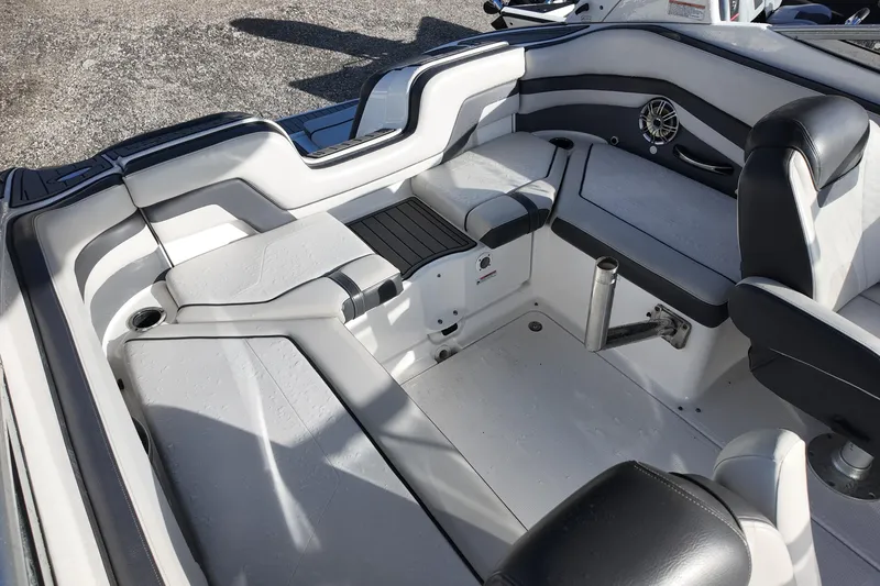 Slide: The Image of Interior seating of 2017 Yamaha Boats 242 Limited S E-Series, featuring sleek design and comfortable upholstery. - 9